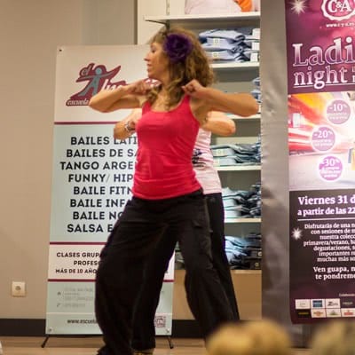 Exhibición de Baile Fitness en C&A