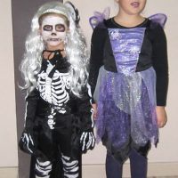 Clase de Baile moderno infantil celebrando Halloween