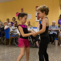 Exhibición de bachata, de los más pequeños de la Escuela de Baile el Almacén, en Zaragoza