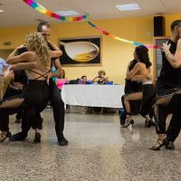 Exhibición de Bachata Sensual, de Escuela de Baile el Almacén, en Zaragoza.
